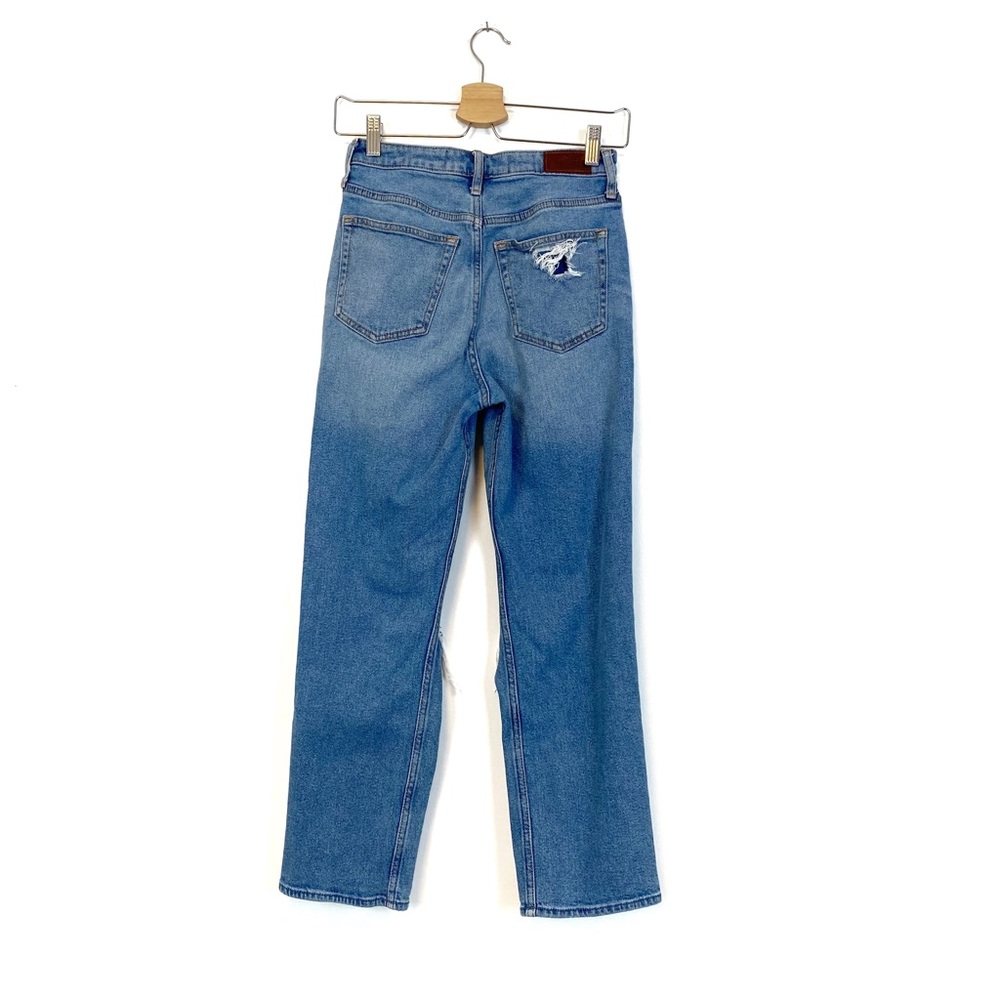 Hollister | Ultra High Rise Vintage Straight‎ Distressed Jeans Size 3 / 26 - Picture 6 of 10
